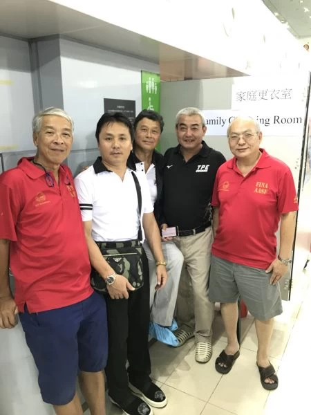 泳協和訓輔小組委員都對選手成績感到振奮。李澄峯提供