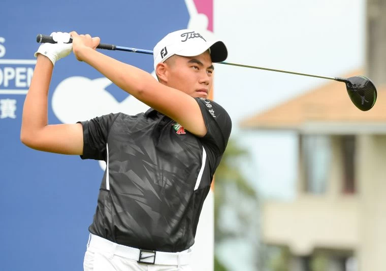 陳霆宇以兩回合總桿142桿(-2)暫居男子A組第二。