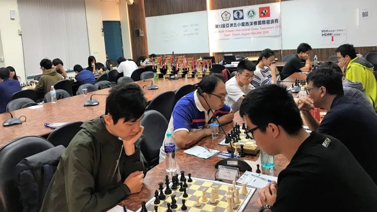參賽選手莫不聚精會神對弈/中華民國西洋棋協會提供