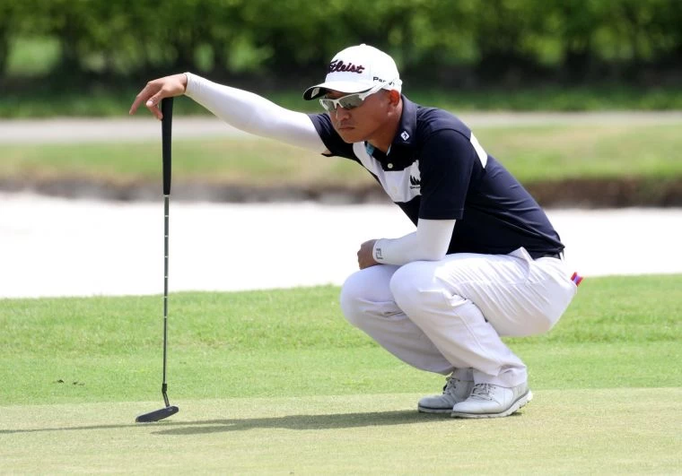 第一回合陳鑷巖68桿(-3)暫列第二。鍾豐榮攝