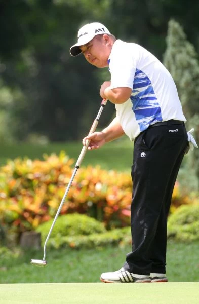 第一回合林文鴻68桿(-4)暫並列第二。鍾豐榮攝