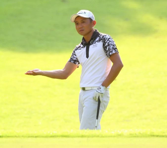 第二回合李奕澄(-3)並列第一。鍾豐榮攝