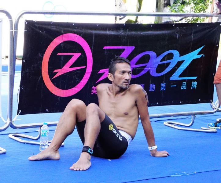 肌肉猛男。