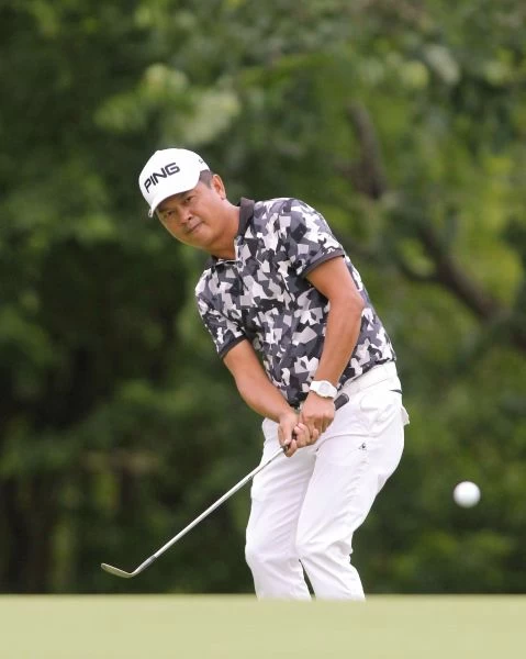 林文堂今天打72桿,兩回合142桿暫並居第五位。