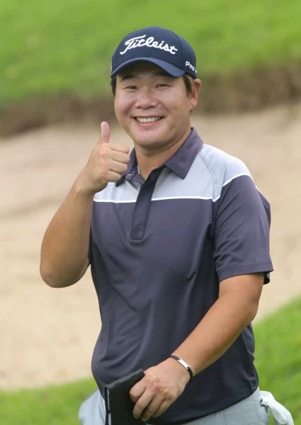 韓國選手周興喆在第八洞打出一桿進洞。大會提供