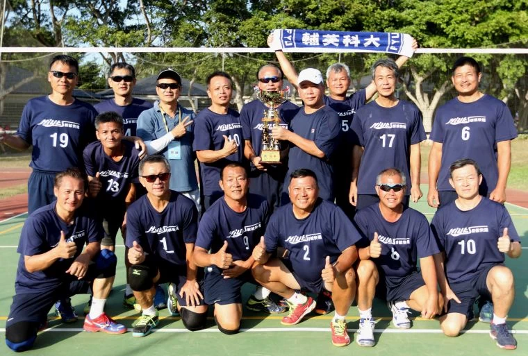 新航快遞勇奪社男長青九人混合組冠軍。永信杯/提供。