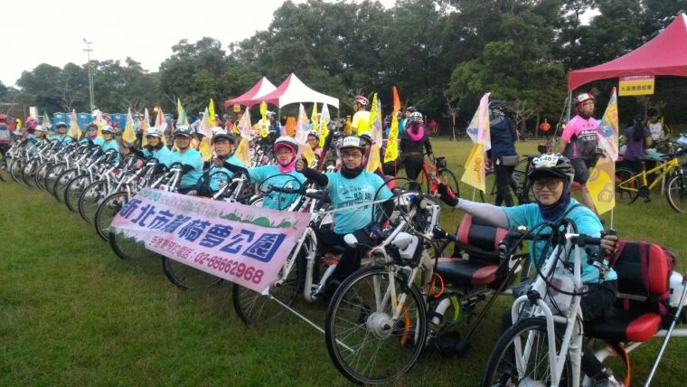 新北輪椅夢公園擁有全國最大的手搖車營運站。