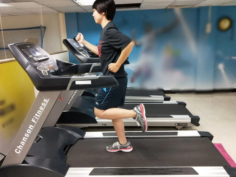 跑走運動適合各年齡層的人,尤其是中老年人,因為易學、低門檻,容易持續。長庚提供