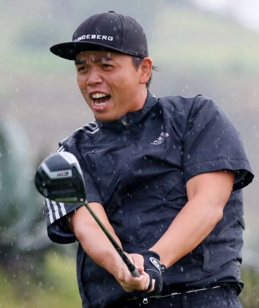 洪健堯兩回合總桿136桿(-8),暫時並列第一。葉勇宏攝
