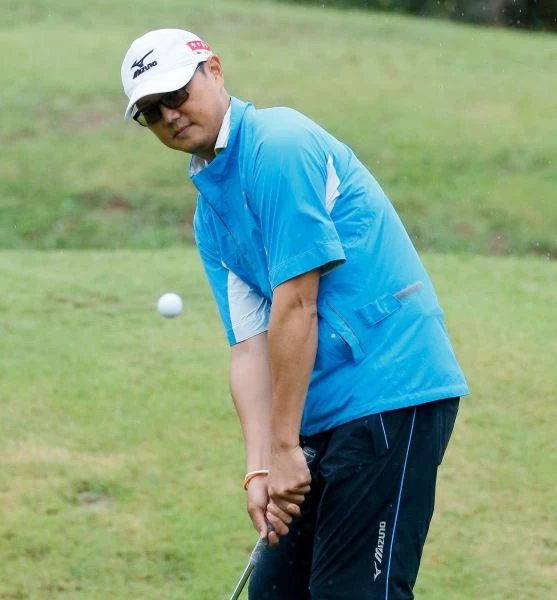 謝東宏兩回合總桿137桿(-7),暫時排在第三。葉勇宏攝