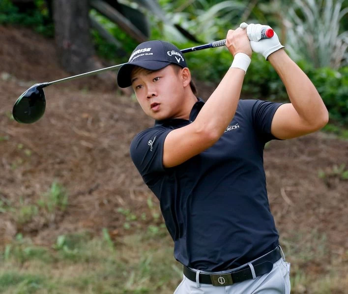 李玠柏以三回合總桿206桿(-10),落後領先者3桿,暫居第二。葉勇宏攝