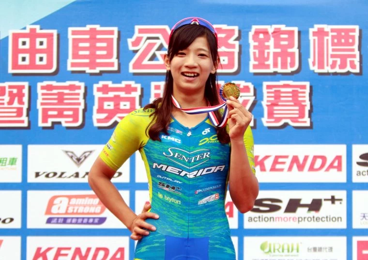 黃亭茵在2018全國自由車公路錦標賽菁英女子組個人計時賽四連霸。中華民國自由車協會／提供。