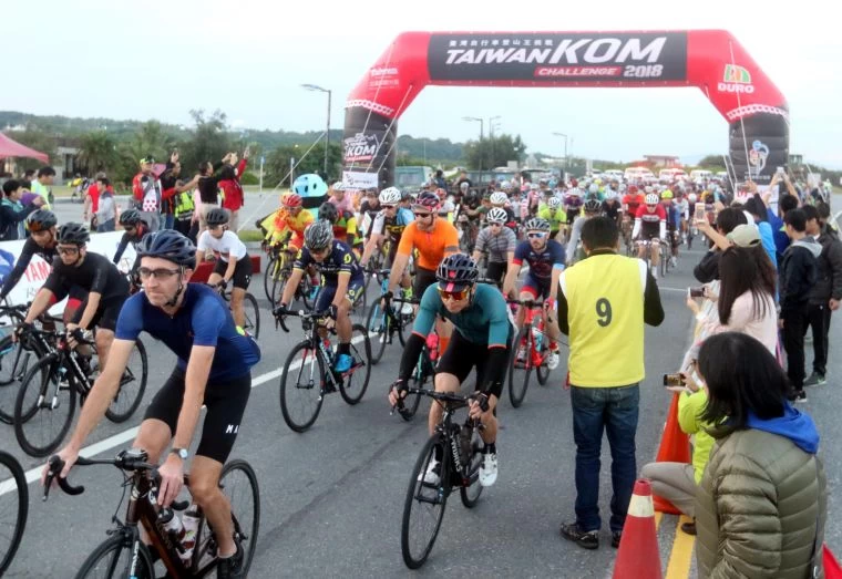 2018臺灣自行車登山王挑戰出發。中華民國自行車騎士協會/提供。