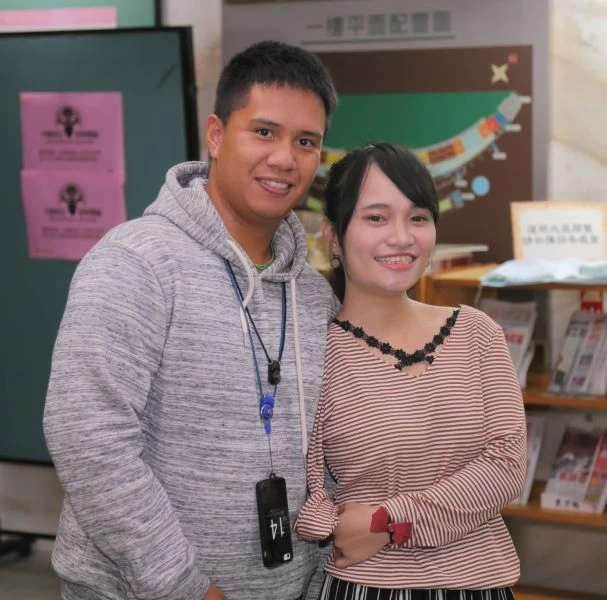 莎霏到任何地方演講,男友拉法亮總是她的基本「粉絲」。國立體大提供