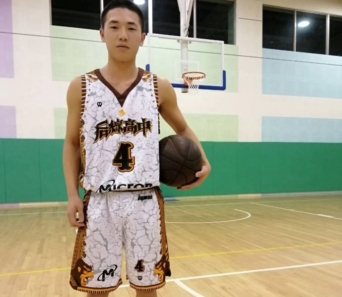 后綜2逋勝,高一菜鳥李齊的表現備受教練戴金鼎的肯定。