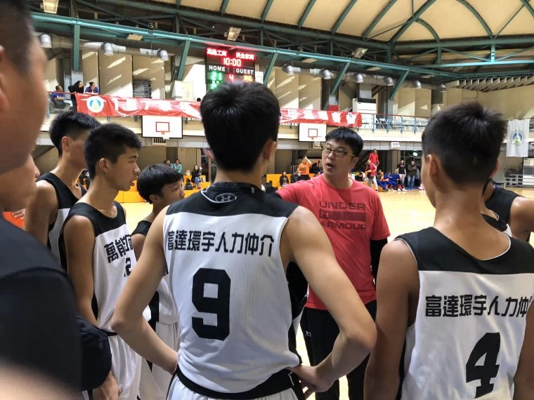 前台中靑年高中教練徐國宏轉戰嘉義萬能工商,即一場震撼教育。