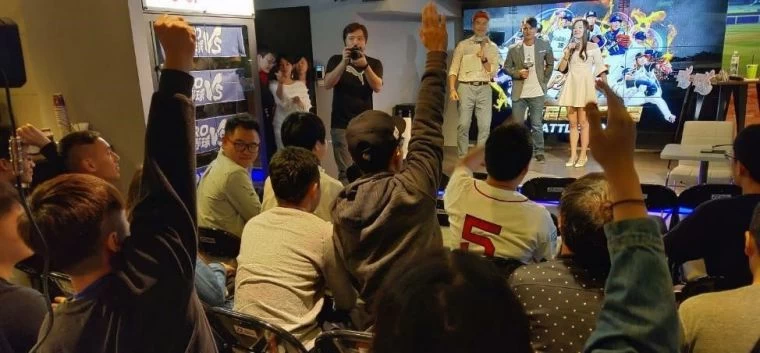 現場玩家競相爭取與林子偉PK的機會。