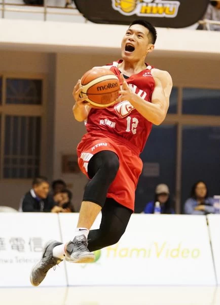 台師大隊長周桂羽21分7助攻7籃板5抄截寫本季最佳。