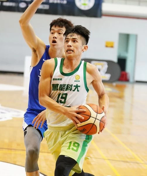萬能李得益奪16分。