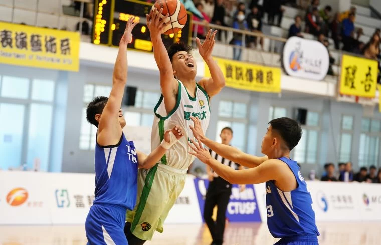 萬能羅傑雙十演出。
