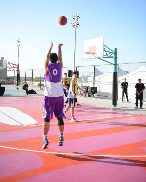 為於淡海新市鎮的國際藝術籃球場Art Basketball Court By Filip Pagowski。宏泰人壽提供