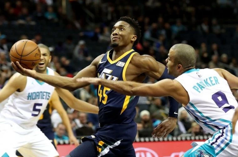 爵士當家球星米契爾(Donovan Mitchell)近期表現還算穩定。