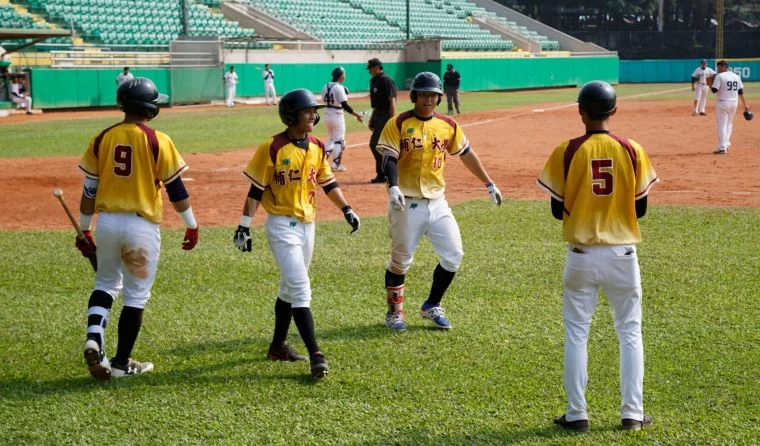 輔大預賽首戰敲出17支安打
