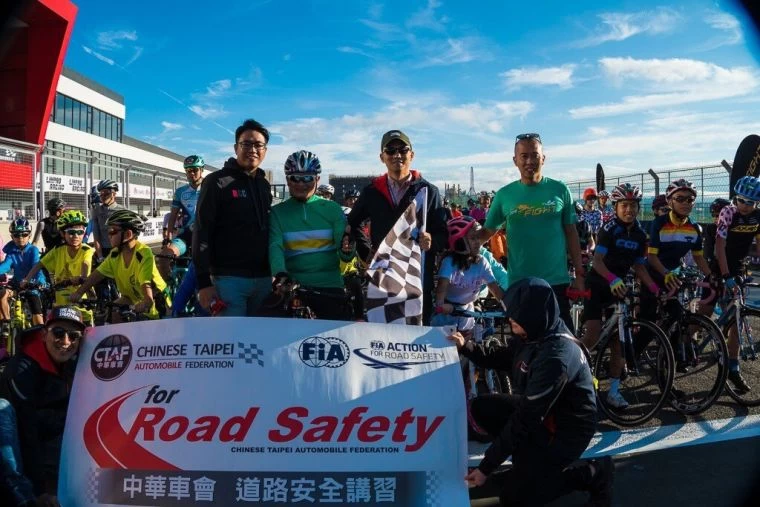 麗寶賽車場首度舉辦自由車賽。大會提供