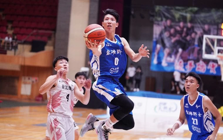 高師王繁宇11分7籃板。
