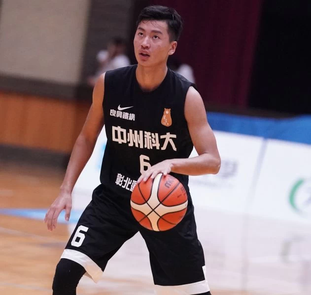 中州蒙古籍沙鹿攻下16分,外加9籃板1抄截。