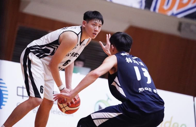 高師楊台安15分13籃板含關鍵2分球。