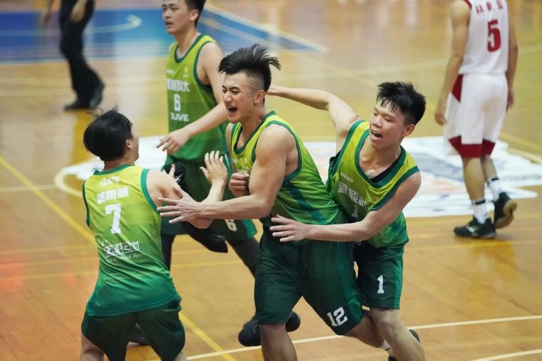 萬能科大逆轉勝。