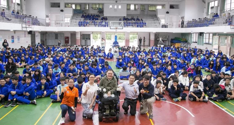蒲公英校園座談會前進日南國中。