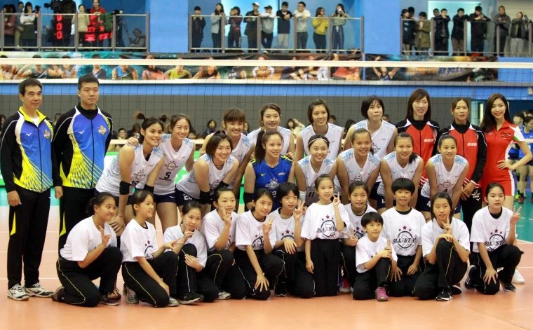企排14年全明星賽女子明星白隊。林嘉欣/攝影。