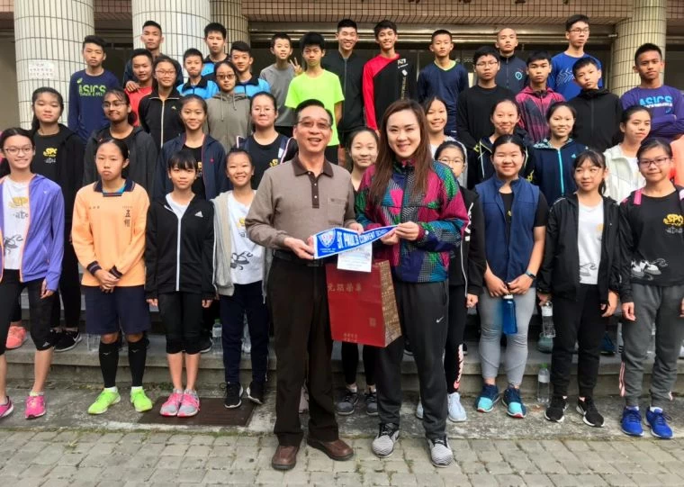 港澳兩所學校田徑隊年前跨海來台取經。黃春榮／提供。