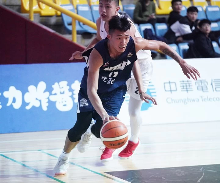 臺藝張幃翔以灌籃開場,展現求勝決心。