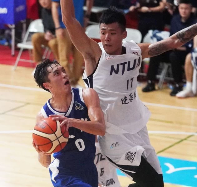 文化主控吳松峻14分、7籃板、3助攻。