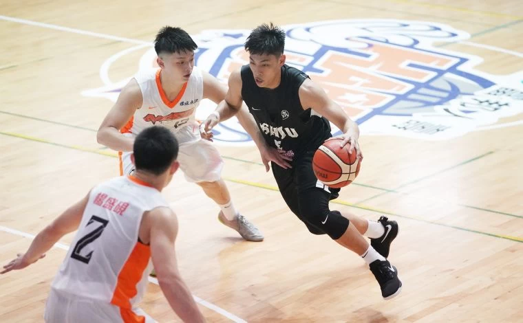 義守一哥徐鉦順拿下11分、7籃板、2助攻。