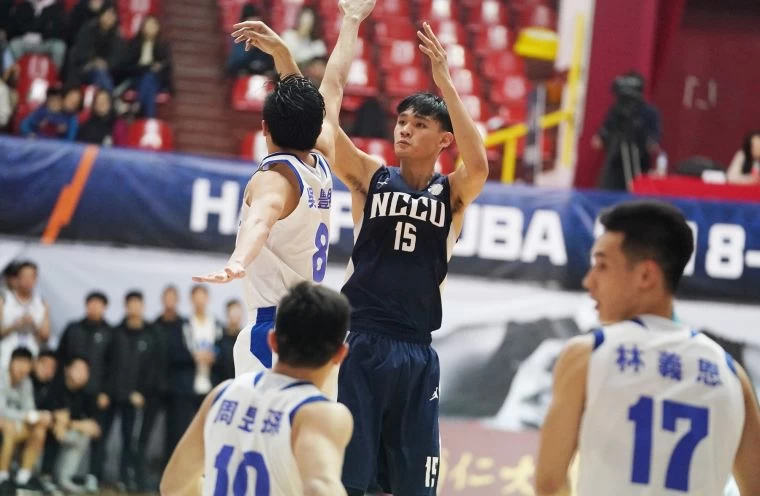 政大張鎮衙拿15分、6籃板、3助攻、2抄截。
