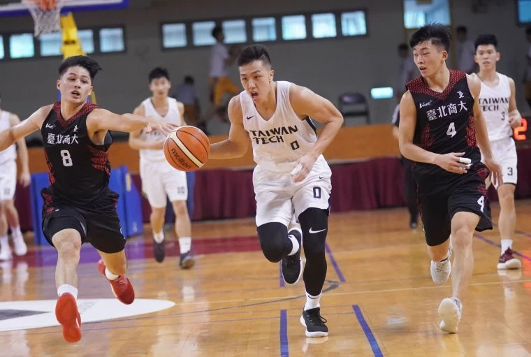 台灣科大章賀。