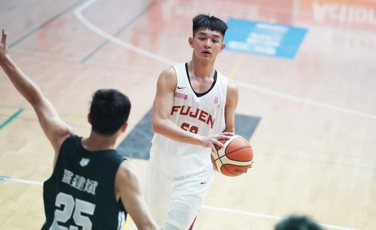 輔大盧峻翔在主場表現亮眼。