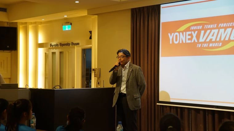 YONEX總經理井手伸和先生勉勵在場學員。