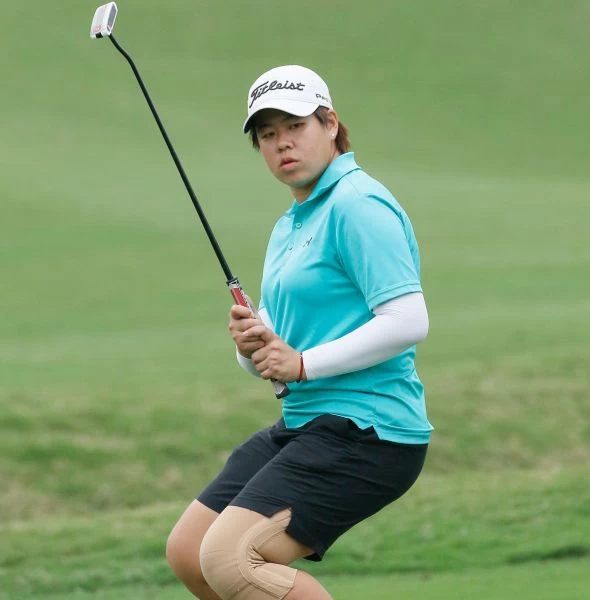 黃靖第一回合打出68桿(-4),暫時並列第三。