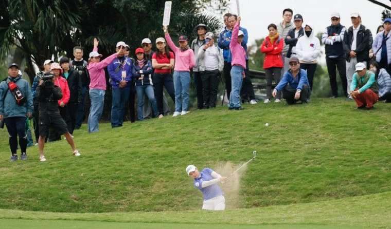 陳宇茹三回合總桿207桿(-9)並列第四。