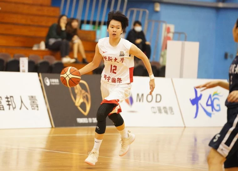 林蝶16分、14籃板。