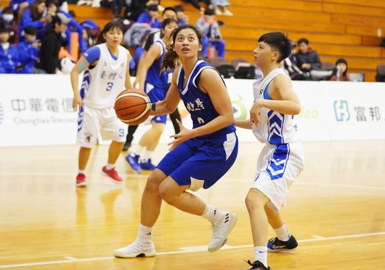 文化完成跨季60連勝。