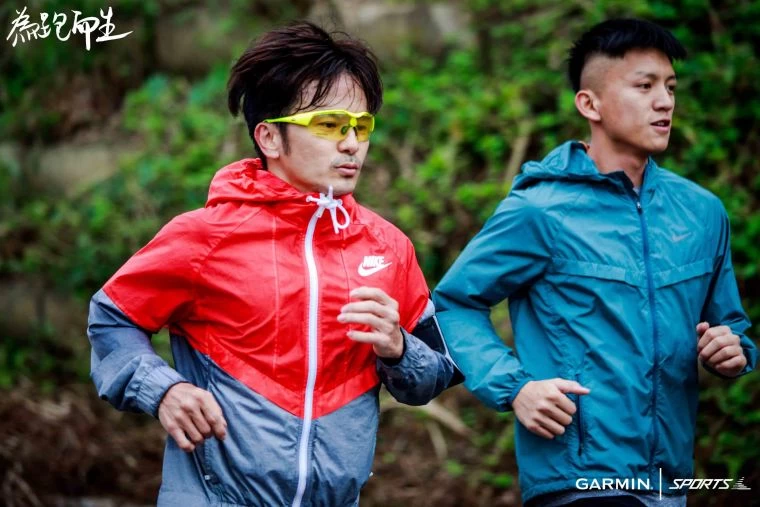 唐從聖週末經常與Garmin一起團練,初半馬就突破2小時。Garmin提供