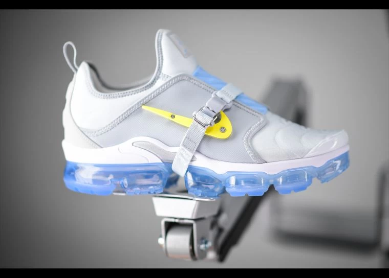 Lou Matheron的Nike Air VaporMax Plus Paris Works In Progress 設計靈感來自一座正在施工中的巴黎法院大樓的照片，他的作品重新塑造了施工現場的顏色和材料。