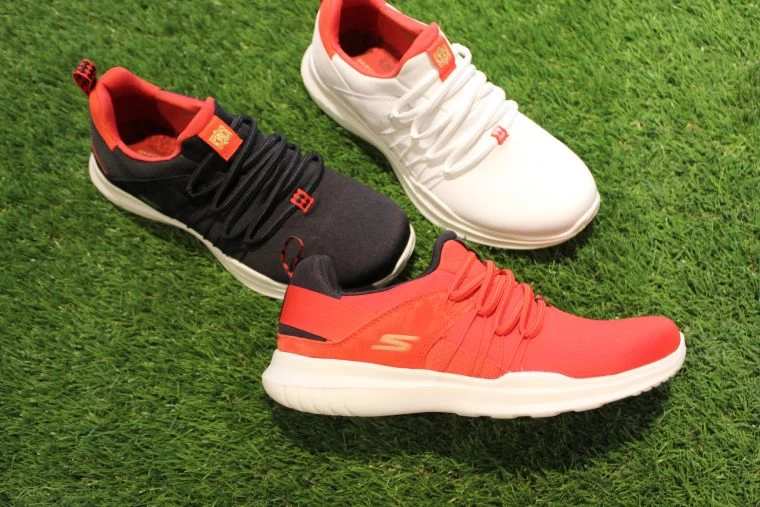 GORUN MOJO CNY限定款則以黑、白、紅為主。
