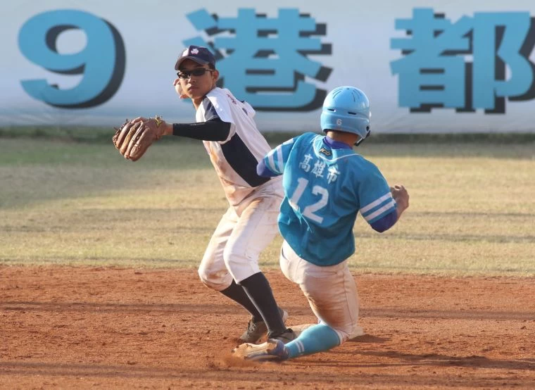 今年的『老四川盃』前面多了有多『港都』兩字。「老四川盃」大會提供